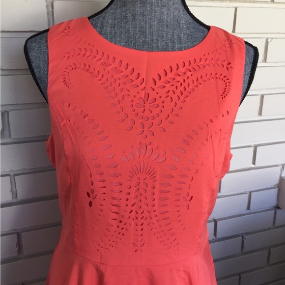 NWT Coral Perforated Design Dress size L - Picture 4 of 17